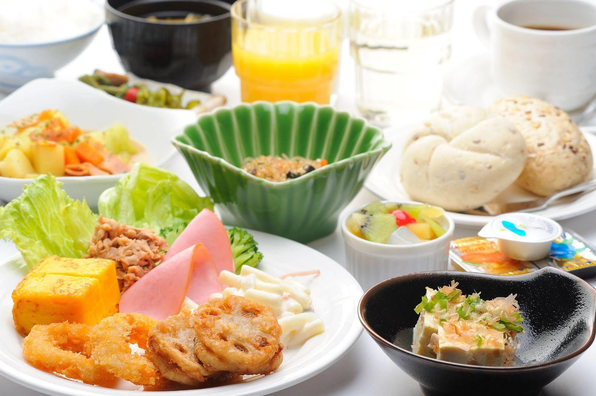 Route Inn Grantia Fukuoka Miyawaka - Wakita Onsen Екстериор снимка